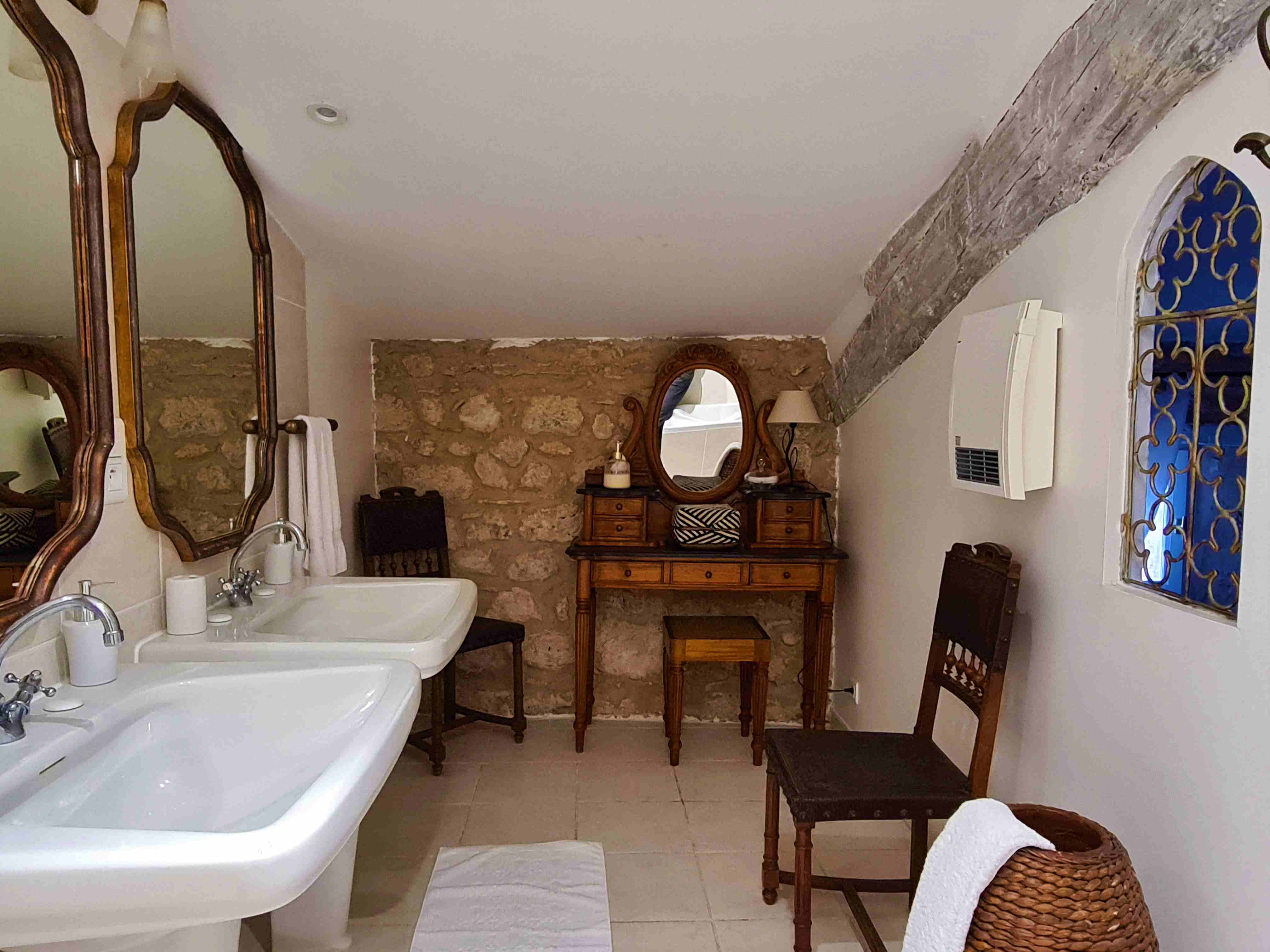 Chambres des chevalier chateau de murviel 3